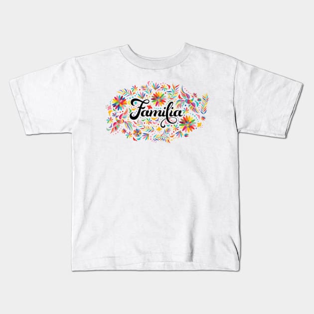 Familia 2021 Black text Kids T-Shirt by GrowlerMedia